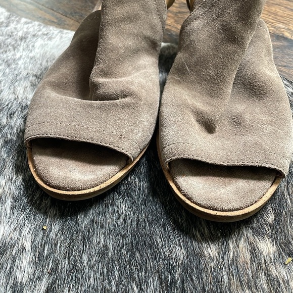 Lucky Brand Women's Baxley Bootie Sandal Suede Cutout Open Toe Heels - Picture 13 of 13